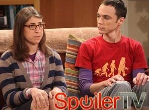 Mayim Bialik na planie Teorii wielkiego podrywu dzień po wypadku