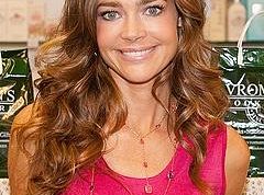 Denise Richards pojawi się w 5 sezonie 90210