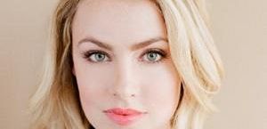 Amanda Schull z 