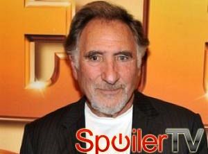 Judd Hirsch i Bill Maher gościnnie w Żonie idealnej