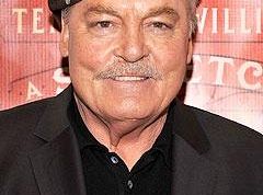 Stacy Keach pojawi się w nowym serialu ABC Sąsiedzi
