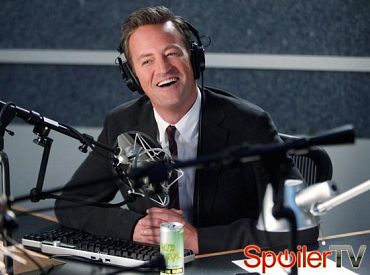 Czy Matthew Perry ma właściwe wsparcie w Go On?