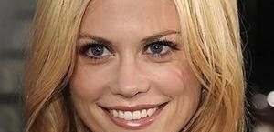 Claire Coffee w stałej obsadzie 