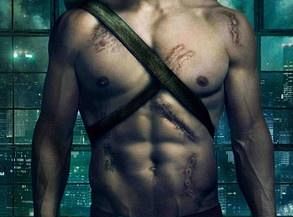 Stephen Amell z Arrow nie ma nic przeciwko pojawianiu się bez koszulki