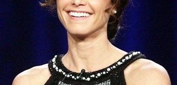 Valerie Cruz Joins dołącza do pilota Lifetime 