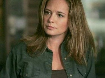 Samantha Ferris gościnnie w Emily Owens M.D.
