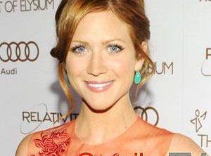 Brittany Snow w Benie i Kate jako dziewczyna dla [spoiler]