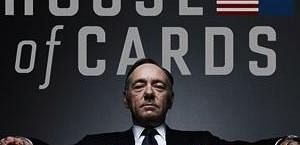 Kevin Spacey jako polityczny plotkarz w 