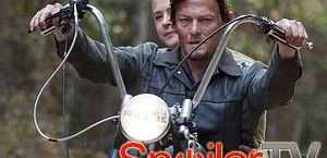 Czy Daryl poluje na Carol w 