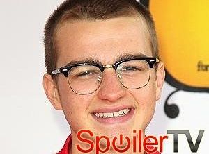 Angus T. Jones z Dwóch i pół przeprasza za brak uznania