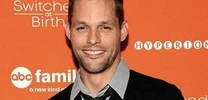 Justin Bruening w 