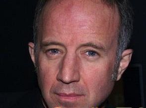 Arliss Howard w Czystej krwi jako [spoiler]