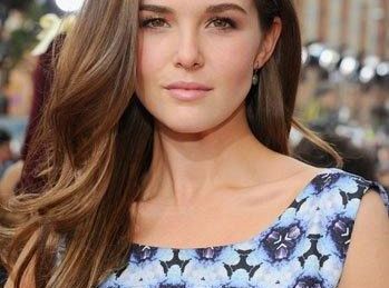 Zoey Deutch gościnnie w Switched at Birth