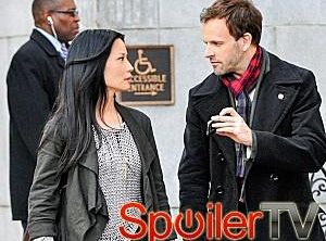 Szef Elemantary o emisji po Super Bowl, wprowadzeniu Moriarty'ego, Irene Adler...