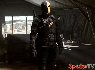Deathstroke i Łowczyni znów w Arrow