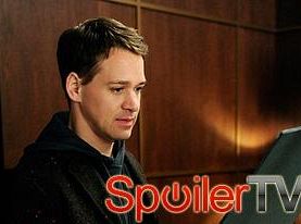 T.R. Knight mówi o powrocie do telewizji w Żonie idealnej