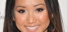 Brenda Song w komedii Foxa od Aleca Sulkina i Wellesleya Wilda