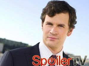 Odcinki pilotowe: Tom Everett Scott  jako lekarz i ojciec tytułowej bohaterki w Bloodline