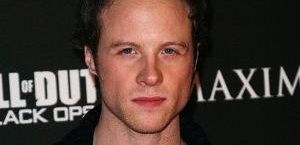 Odcinki pilotowe: Ashton Holmes w dramacie ABC 