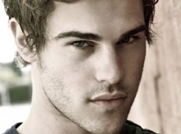 Odcinki pilotowe: Grey Damon w dramacie Oxygen