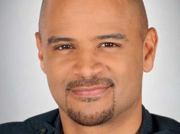 Odcinki pilotowe: Merle Dandridge i Dondre Whitfield w dramacie CW