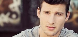 Odcinki pilotowe: Parker Young z główną rolą w 