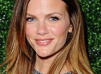 Odcinki pilotowe: Brooklyn Decker z główną rolą w Friends With Better Lives