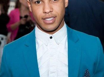 Odcinki pilotowe: Lucien Laviscount  w dramacie CW Selection