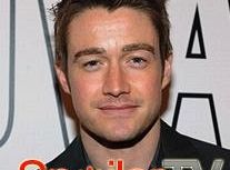 Odcinki pilotowe: Robert Buckley w komedii NBC