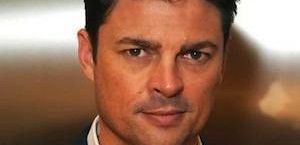 Odcinki pilotowe: Karl Urban w głównej roli w 