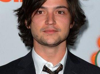 Odcinki pilotowe: Thomas McDonell pojawi się w Hundred