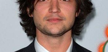 Odcinki pilotowe: Thomas McDonell pojawi się w 