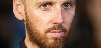 Odcinki pilotowe: Ewen Bremner kardynalskim powiernikiem w 