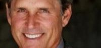 Odcinki pilotowe: Gregory Harrison w obsadzie 