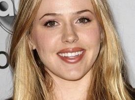 Odcinki pilotowe: Majandra Delfino w Friends With Better Lives