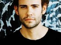 Odcinki pilotowe: Rossif Sutherland pojawi się w Reign