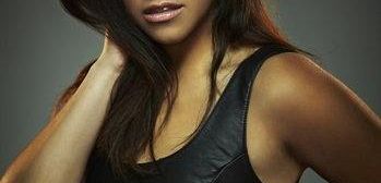 Odcinki pilotowe: Gina Rodriguez w dramacie 