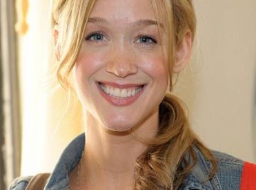 Odcinki pilotowe: Caitlin Kimball i Katie Walder gościnnie w Bad Teacher