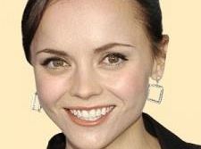 Odcinki pilotowe: Christina Ricci odchodzi z Girlfriend In A Coma
