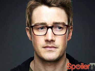 Odcinki pilotowe: Robert Buckley odchodzi z Holding Patterns