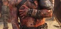 Manu Bennett z 