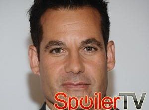 Adrian Pasdar w siódmym sezonie Burn Notice