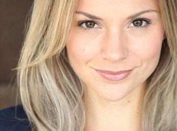 Karissa Lee Staples w 3 sezonie Necessary Roughness