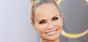 Odcinki pilotowe: Kristin Chenoweth zagra siostrę Matthew Brodericka w sitcomie CBS
