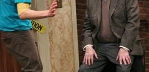 Bob Newhart kwestionuje poczytalność Sheldona w 