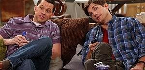 Ashton Kutcher i Jon Cryer na pokładzie 11 sezonu 