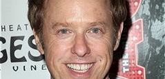 Raphael Sbarge zagra w 