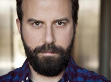 Brett Gelman i Jenny Slate w odcinku pilotowym komedii FX