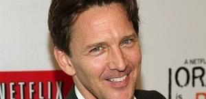 Andrew McCarthy gościnnie w 2 sezonie 