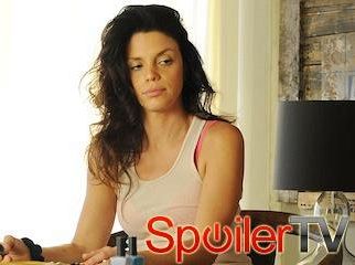 Vanessa Ferlito z Graceland o niebezpiecznej grze Charlie i zapowiada dość mroczne czasy
